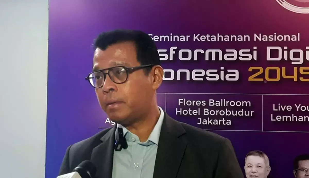 Andi Widjajanto Tegaskan Pernah Pegang Ijazah Asli Jokowi
