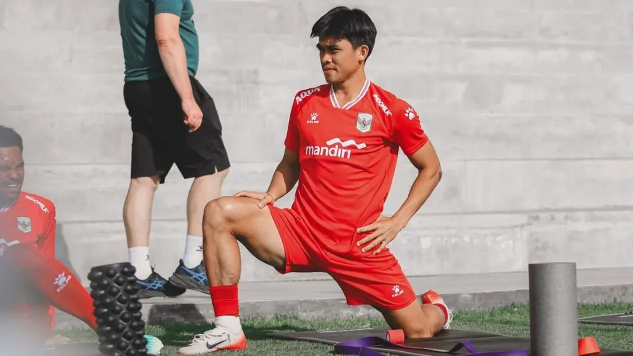 Rizky Eka Keluhkan Rumput GBLA Usai PSM Kalah dari Persib