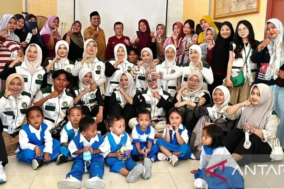 Mahasiswa KKN UNG Olah Jeruk Nipis Jadi Aroma Terapi Ibu Hamil di Gorontalo