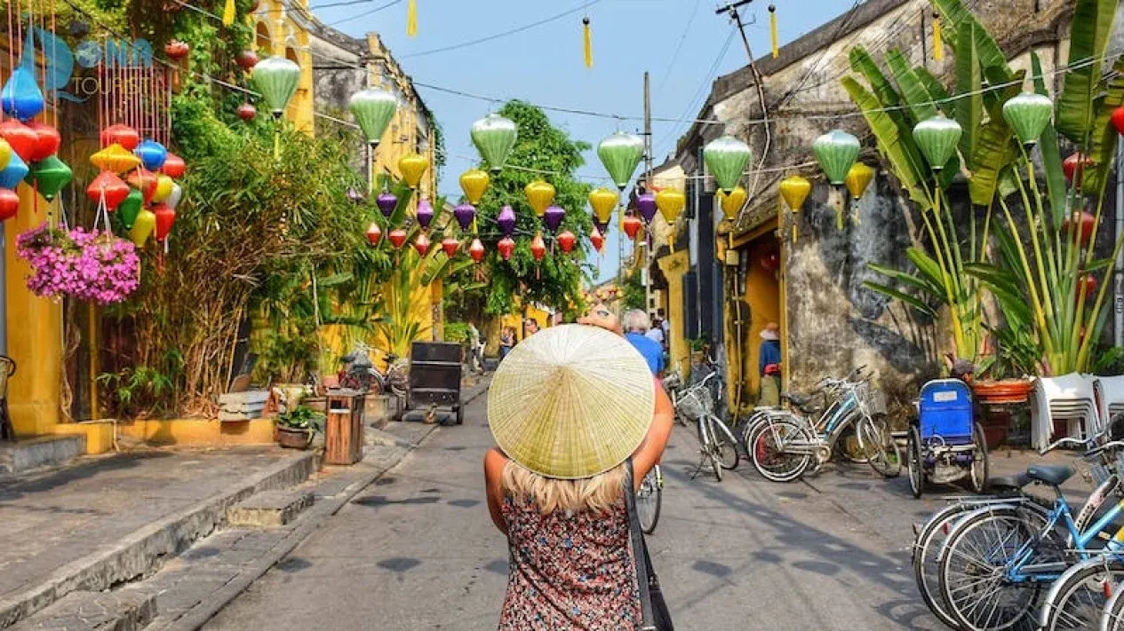 Jakarta Jadi Gerbang Utama Wisatawan Indonesia Menuju Destinasi Vietnam